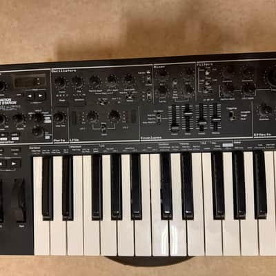 Novation AFX Station 25-Key Monophonic Synthesizer 2020 - Present - Black