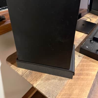 Yamaha HS8 Powered Studio Monitor (Pair) 2015 - Present - Black image 4