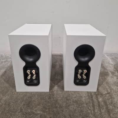 Bowers & Wilkins 606 - Bookshelf Speakers - Pair - White - Excellent image 9