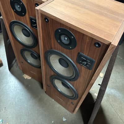 Realistic Optimus T-100 speakers image 2