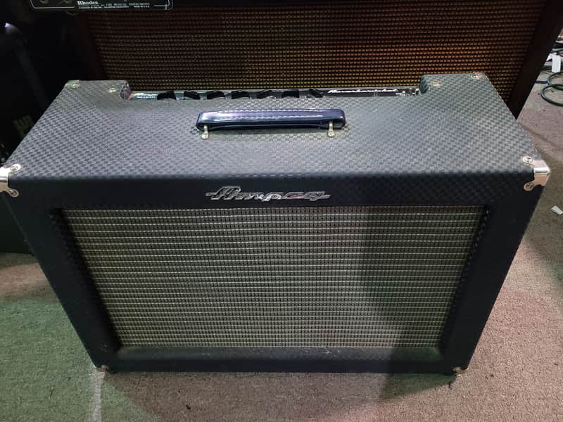 Ampeg Model R-212R Reverberocket 50-Watt 2x12" Guitar Combo Reissue