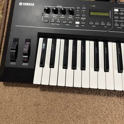 Yamaha  KX49 MIDI controller keyboard image 3