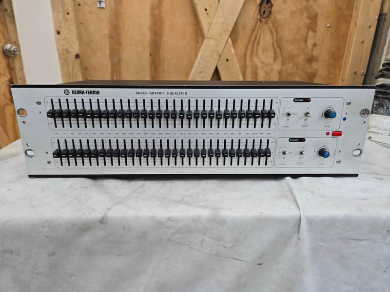 Immagine Klark Teknik DN360 2-Channel 31 Band Graphic Equalizer - Tested & Working #531 - 1