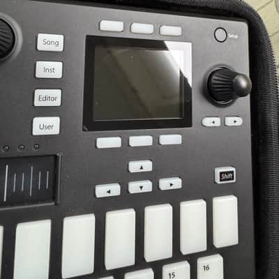 PreSonus Atom SQ MIDI Controller + Case + Stand image 4