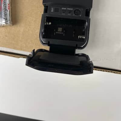 Shure BLX1 Bodypack Wireless Microphone Transmitter, J11 Band image 3