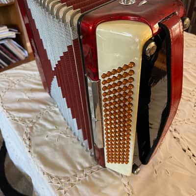 Covella 120 Bass - Red and Gold image 10