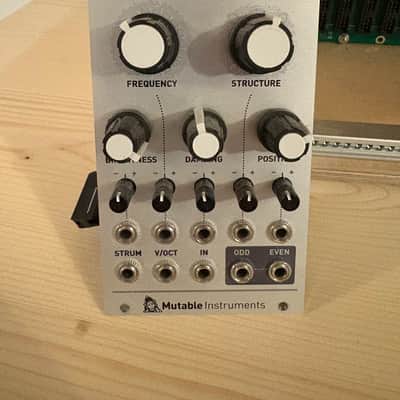 Mutable Instruments Rings Eurorack Resonator | Reverb
