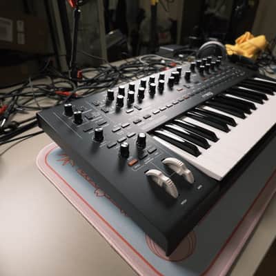 Moog Messenger 32-Key Monophonic Synthesizer 2025 - Present - Black image 2