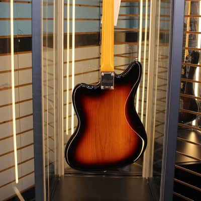 Fender Kurt Cobain Jaguar - 3-Color Sunburst image 3