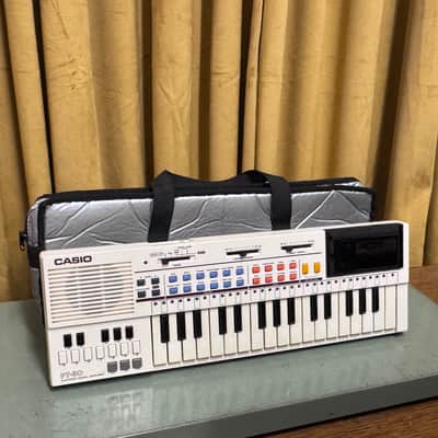 Casio PT-80 vintage keyboard w/ original case