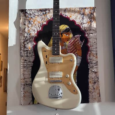 Squier J Mascis Jazzmaster with Laurel Fretboard 2018 - Present - Vintage White
