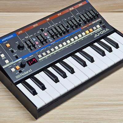 Roland JU-06A Boutique Series Digital Synthesizer Sound Module With K-25M Mini Keyboard image 2