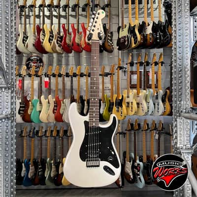 Charvel   Jake E Lee Signature Pro Mod So Cal Style 1 Hss Ht Rw Pearl White image 2