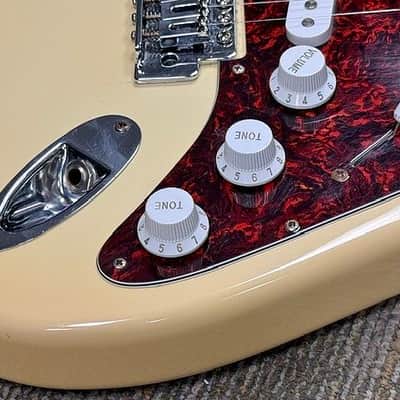 2006 The Light Crust Doughboys 75th Anniversary Limited Edition, Vintage Blonde/White, Diamond Anniversary, Stratocaster El. Guitar, Very Good Condition image 3