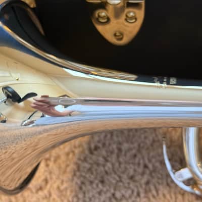 Yamaha YTR-6335HS Professional Heavyweight Bb Trumpet (Mint Condition) with Original Case & 16C4 Mouthpiece image 2