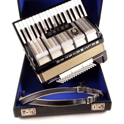 HOHNER AMICA Ⅲ 96 HOHNER AMICA Ⅲ 96 Used Hohner Amica III 96 Accordion w/Case | Reverb