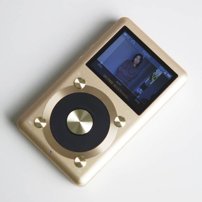 FiiO X1 High Resolution Lossless Music Player (Gold) in Excellent Condition image 1