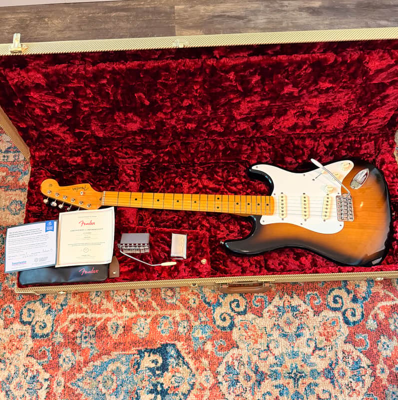 Fender American Vintage II '57 Stratocaster 2022 - Present - 2-Color Sunburst
