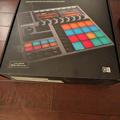 Native Instruments Maschine Plus 2020 - Present - Black image 3