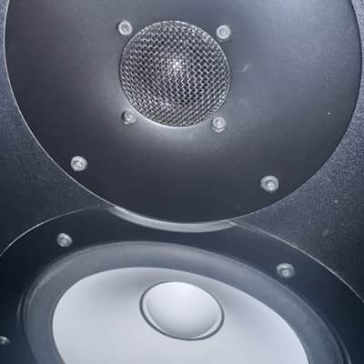 Yamaha HS8 Powered Studio Monitor (Pair) 2015 - Present - Black image 4