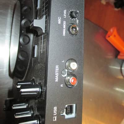 Pioneer DDJ-REV1 2-Channel DJ Controller 2022 - Present - Black image 6