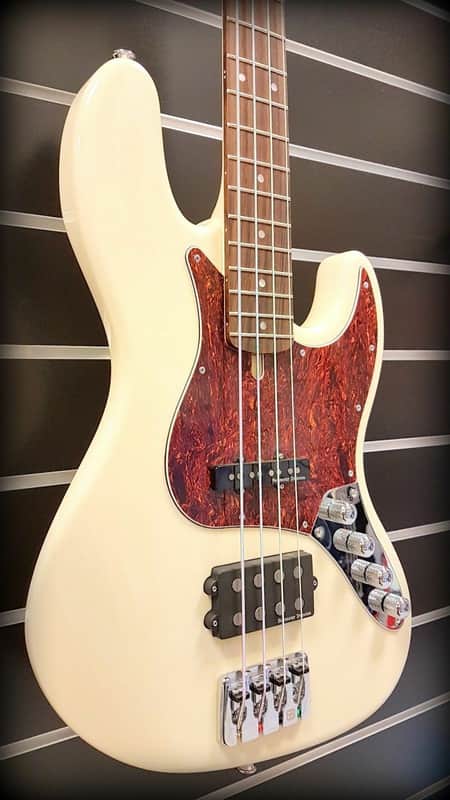 Clover Apeiron H4, Vintage White Gloss image 1