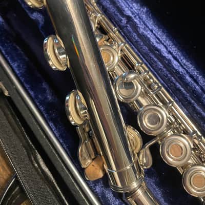 Armstrong Model 80 Intermediate Flute w/ B Foot image 5