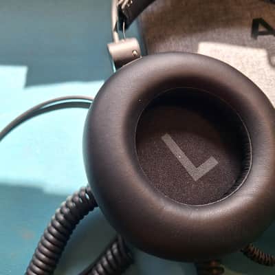 AKG K52 Closed-Back Headphones Bild 4