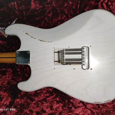Fender Masterbuilder Stratocaster  2018 White image 2