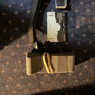 StringWorks Artist Viola 16” 2025 with Bow and Case image 9