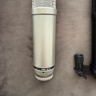 RODE NT1-A Large Diaphragm Cardioid Condenser Microphone 2002 - Present - Silver
