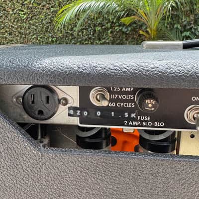 1977 Fender Vibrolux Reverb 2-Channel 35-Watt 2x10" Guitar Combo Amp Silverface image 8