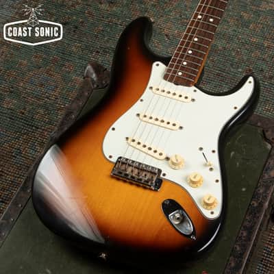 1997 Fender American Vintage Reissue '62 Stratocaster with original case AVRI image 7