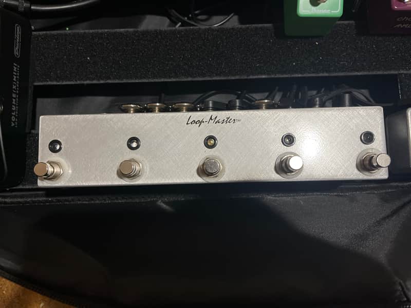 Loop Master 4 Loop Switcher w/ Master Bypass 2010s - Brushed image 1