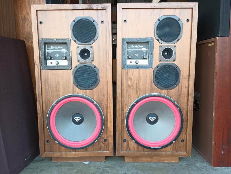 Cerwin Vega D7 speakers in good condition - 1980's image 1