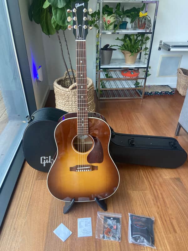 2026 Gibson J-45 Standard - Honeyburst image 1