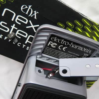 Electro-Harmonix EHX Next Step Volume Pedal + Pedalboard Cradle 2010 - 2020 image 7