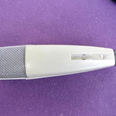Sennheiser MD 421-2 Cardioid Dynamic Microphone image 8