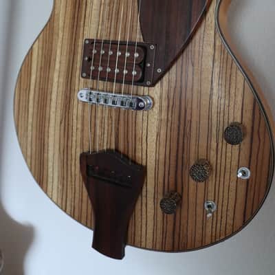 Koll Glide with piezo - natural unique wood top image 2