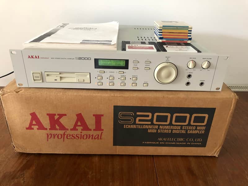 Akai S2000 MIDI Stereo Digital Sampler