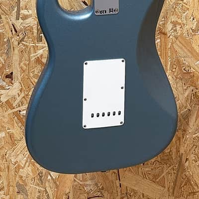 Pre Owned Fender 2022 Vintera '60s Stratocaster - Ice Blue Metallic Inc. Bag image 4