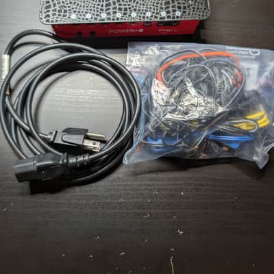 Gator GTR-PWR-8 Power Supply With 8 Isolated Outputs 2010s Black image 1