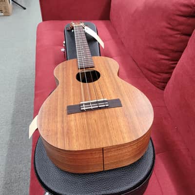 Kamaka Baritone Ukulele HF4 with Case 2025 - Solid Koa image 4