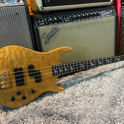 Rare USA Hamer Chaparral Max 4-string bass quilted maple with original hardshell case image 7