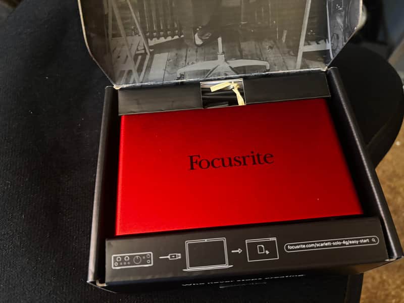 Focusrite Scarlett Solo 4th Gen with box and cable image 1