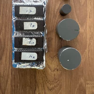 Original Buttons + OS 3.10 + Pad of an Akai MPC60II Integrated iMIDI Sequencer and Drum Sampler 1991 - 1994 - Grey