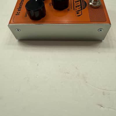 TC Electronic Choka Tremolo True Bypass Guitar Effect Pedal + Original Box image 4