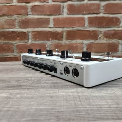 TC Electronic Plethora X5 TonePrint Multi-Effects Pedalboard 2020 - White image 8