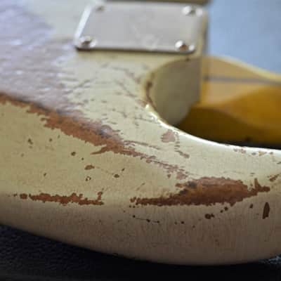 Fender Stratocaster Custom American Performer Heavy Relic Nitro Vintage White image 21