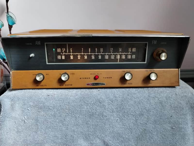 Heathkit AJ-32 tube tuner for parts or repair. - 1960's image 1